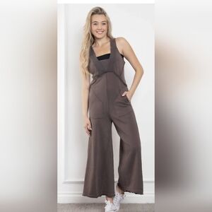 BLUEVELVET Women's Wide-Leg Jumpsuit in Taupe Size S NWT.